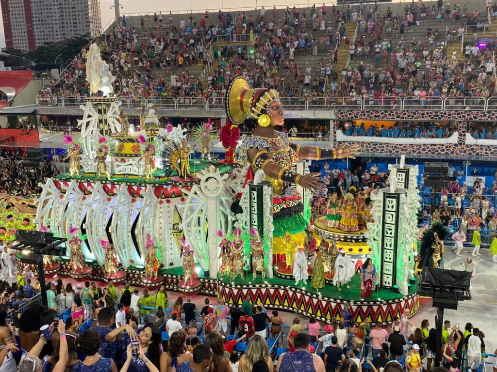 O que levar para a Sapucaí nos Desfiles das Escolas de Samba