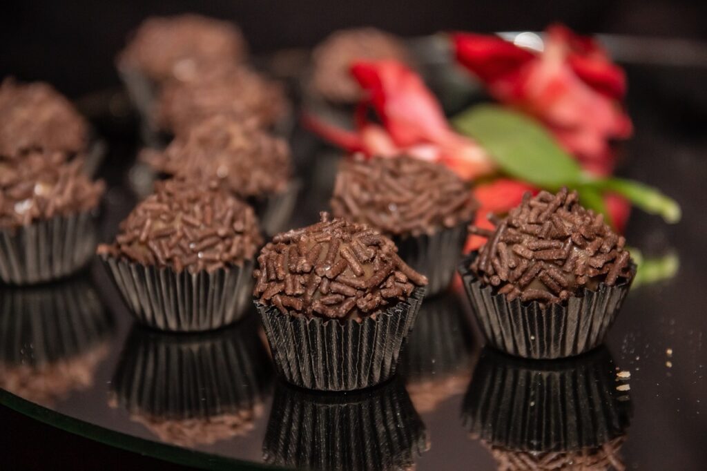 Brigadeiro Tradicional Receita Simples, Cremosa e Irresistível