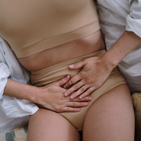 Por que você deve parar de usar sabonete íntimo